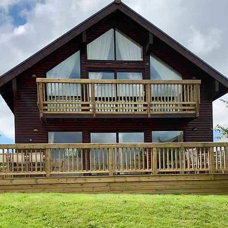 Retallack Resort 4 Bedroom Lodge - Hot Tub For Hire On Request -Pool & Spa Padstow Exterior foto